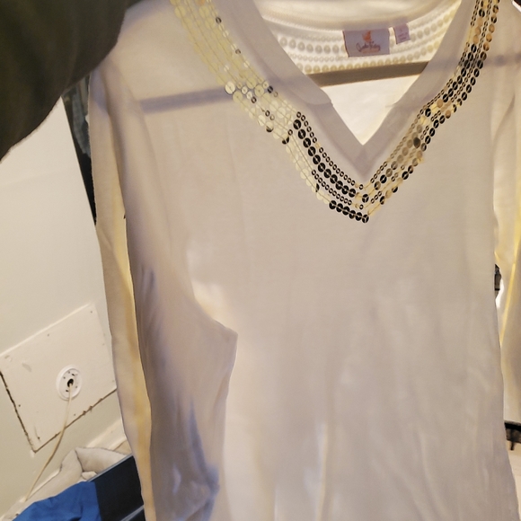 NWT Quaker Factory blouse with gold sequence - Picture 2 of 12